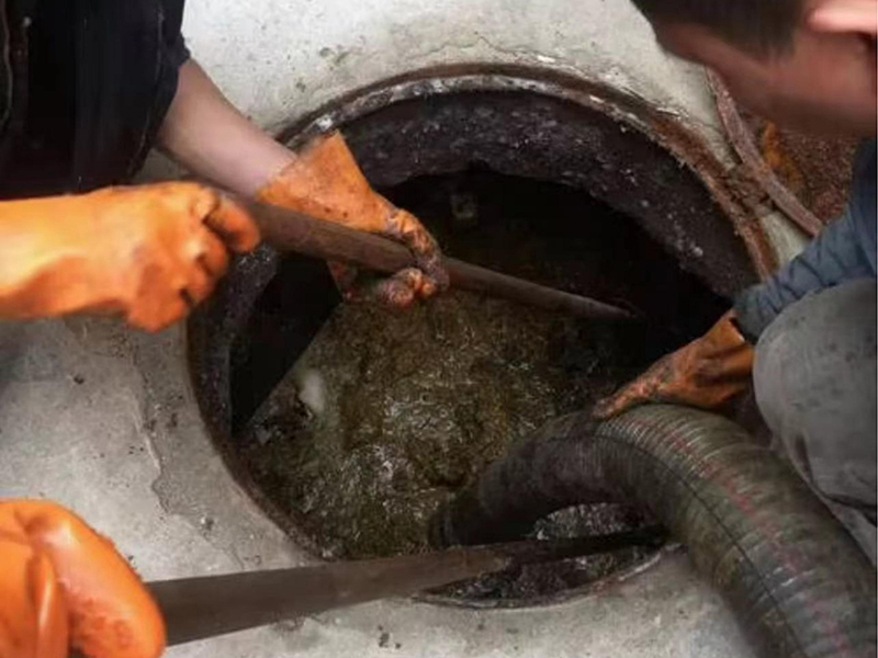 北戴河清理化粪池时如何避免沼气的危害？